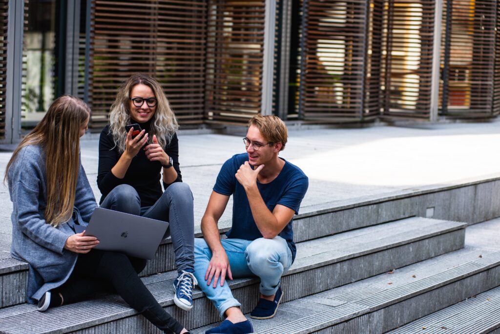 PER Témoignages d’étudiants et de jeunes dès le début